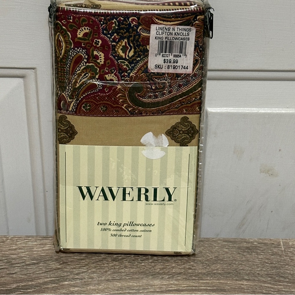 Waverly Clifton Knolls Paisley Burgundy 2pc King Pillowcase Pair 21” X 40” NEW